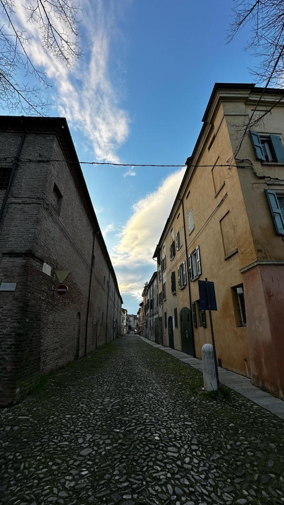 Teatro Inn - Timeless Charm Correggio Bagian luar foto